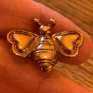 Jewelry - 💥4/$10💥 Gold-tone Bumble Bee Brooch/Pin Jewelry - 💥4/$10💥 Gold-tone Bumble Bee Brooch/Pin